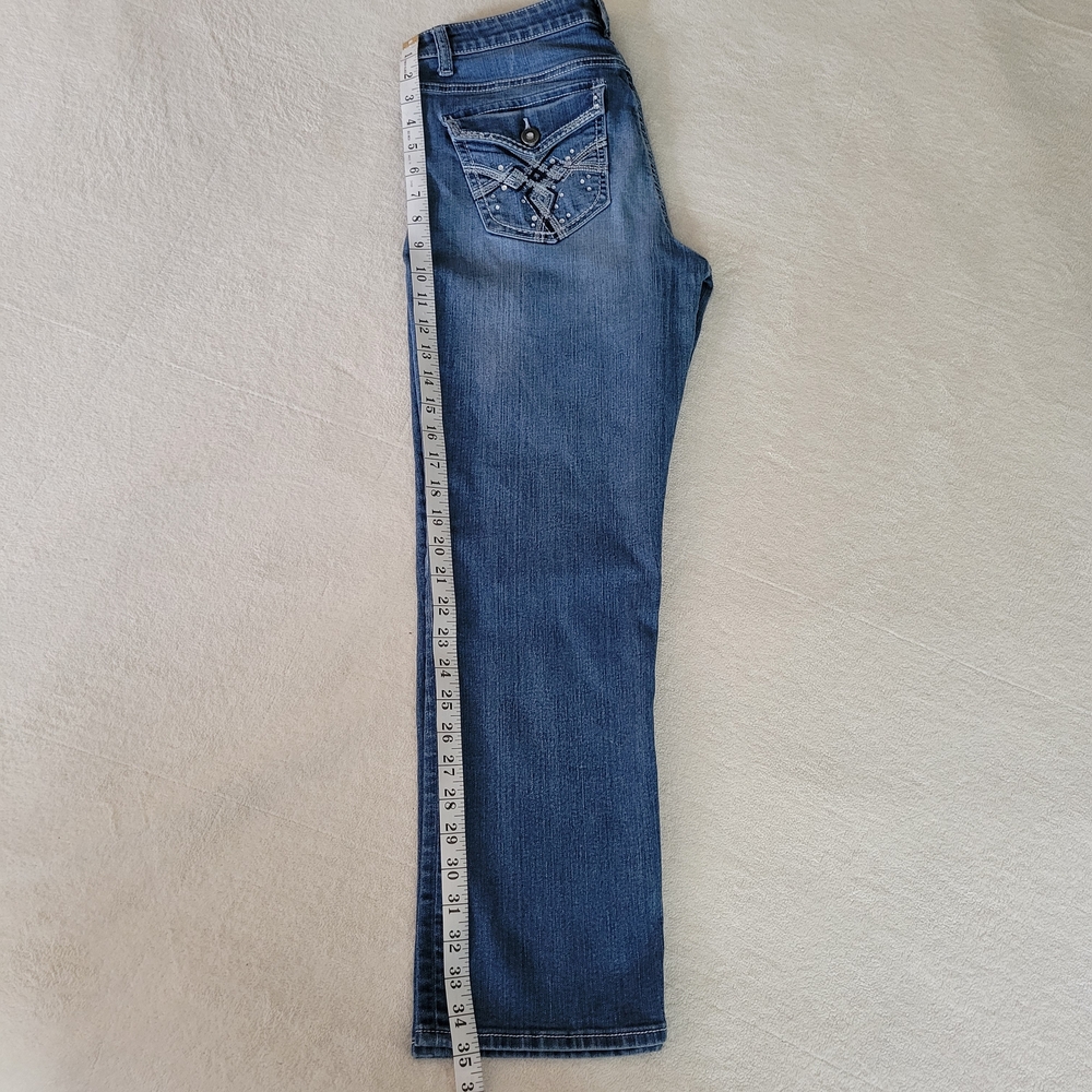 Women's APT 9 Blue Capri Jeans - Picture 7 of 8